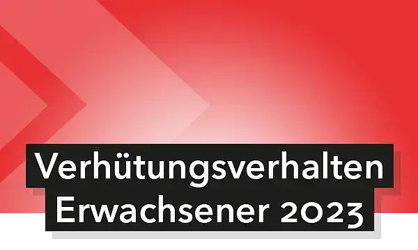 Schriftzug Verhütungsverhalten Erwachsener 2023 auf rotem Hintergrund